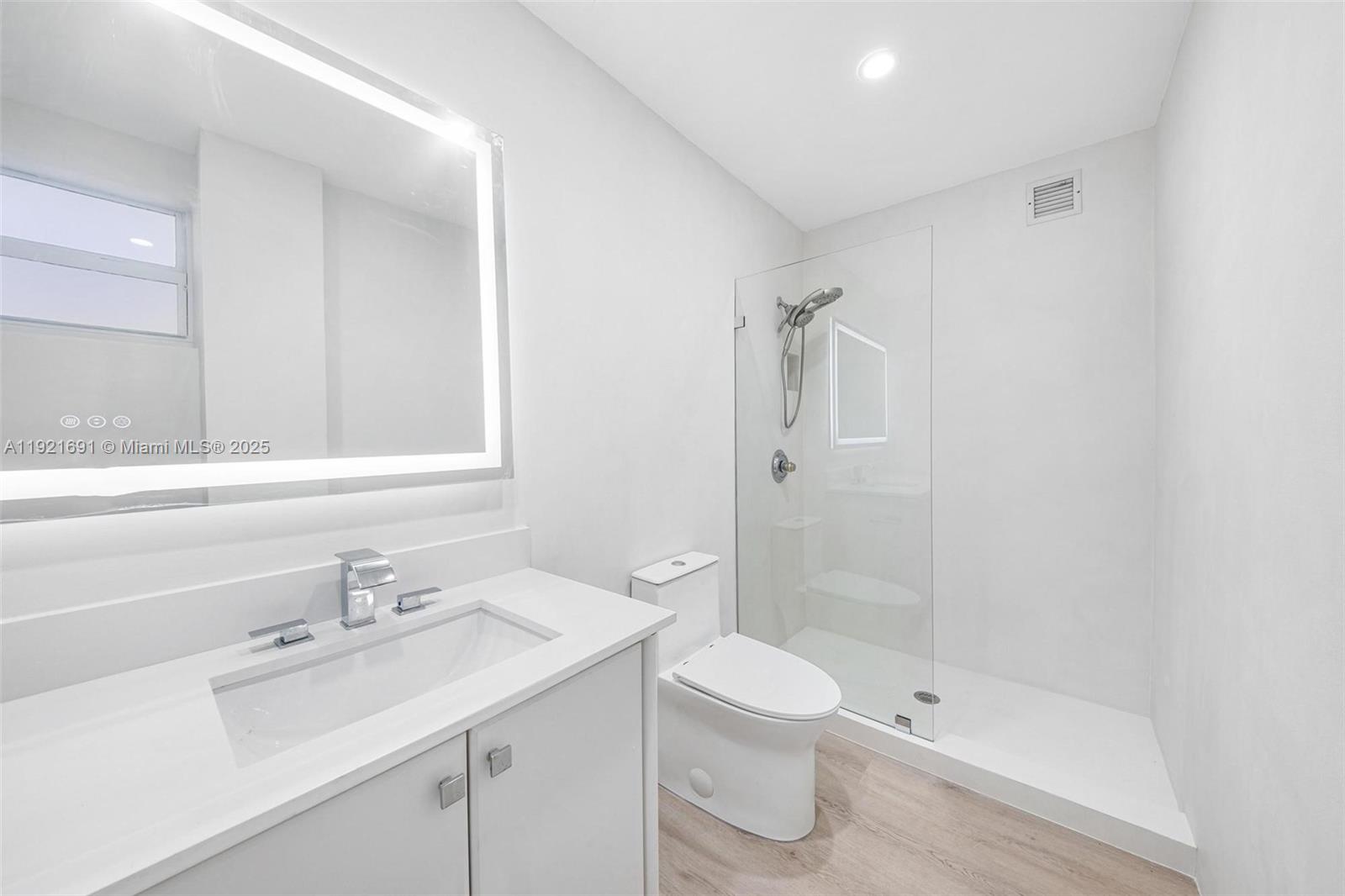 BLAIR HOUSE CONDO - WEST - Residential