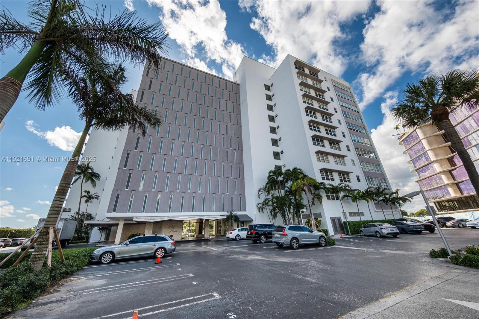 BLAIR HOUSE CONDO - WEST - Residential