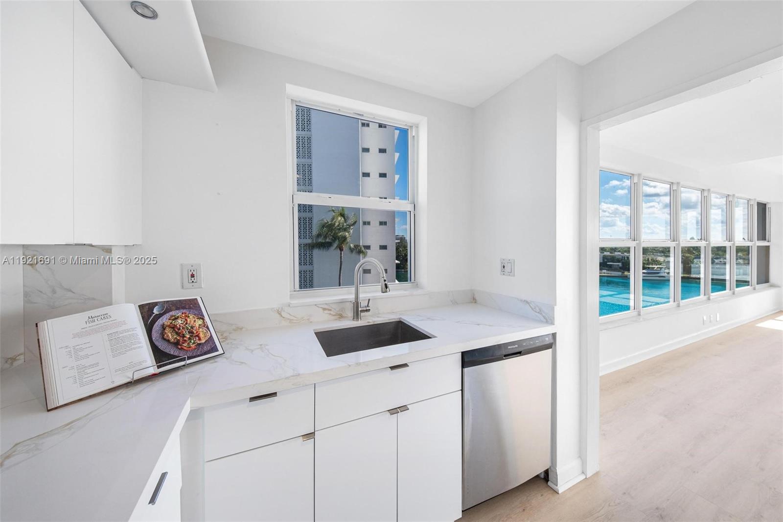 BLAIR HOUSE CONDO - WEST - Residential