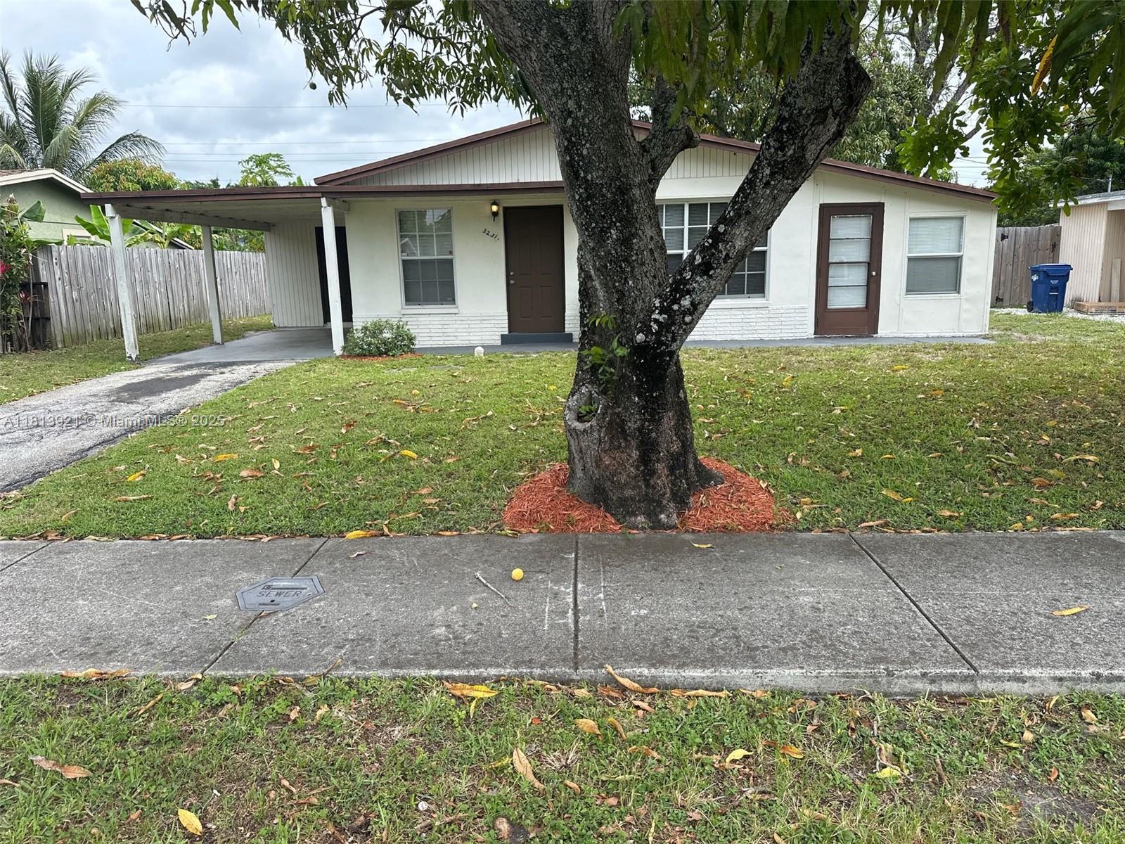 3231 Nw 18th Ct, Lauderhill, Miami-Dade County, Florida - 3 Bedrooms  
1 Bathrooms - 
