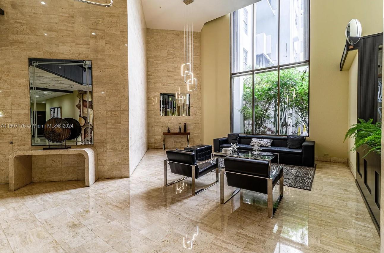 COMMODORE PLAZA CONDO - Residential