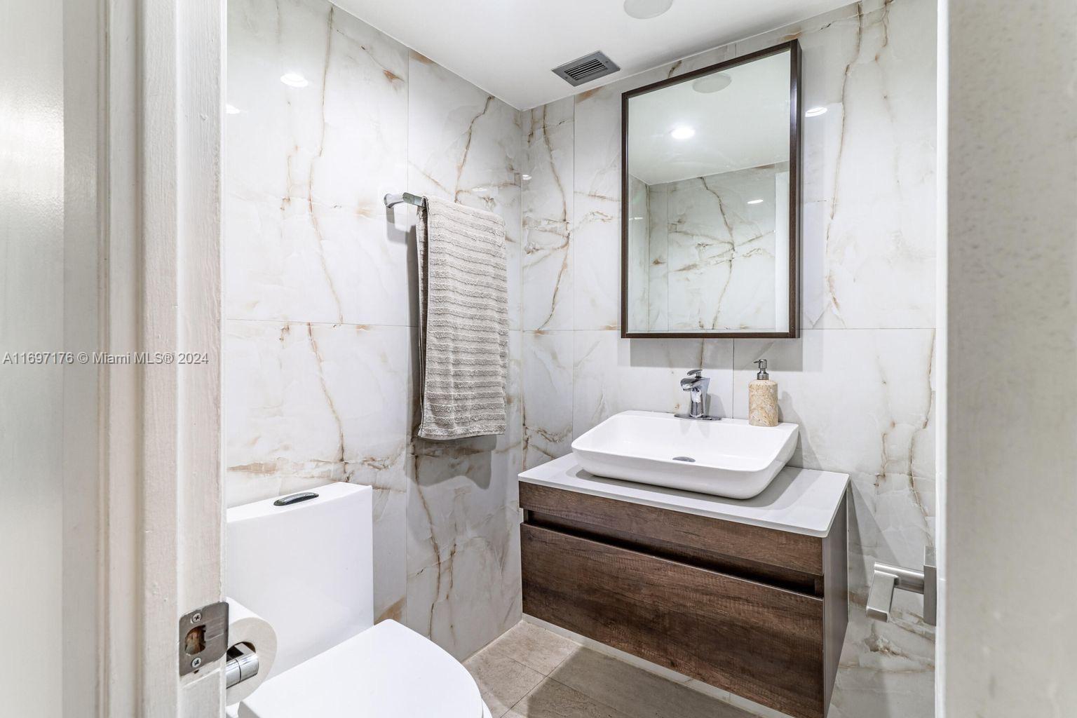 COMMODORE PLAZA CONDO - Residential