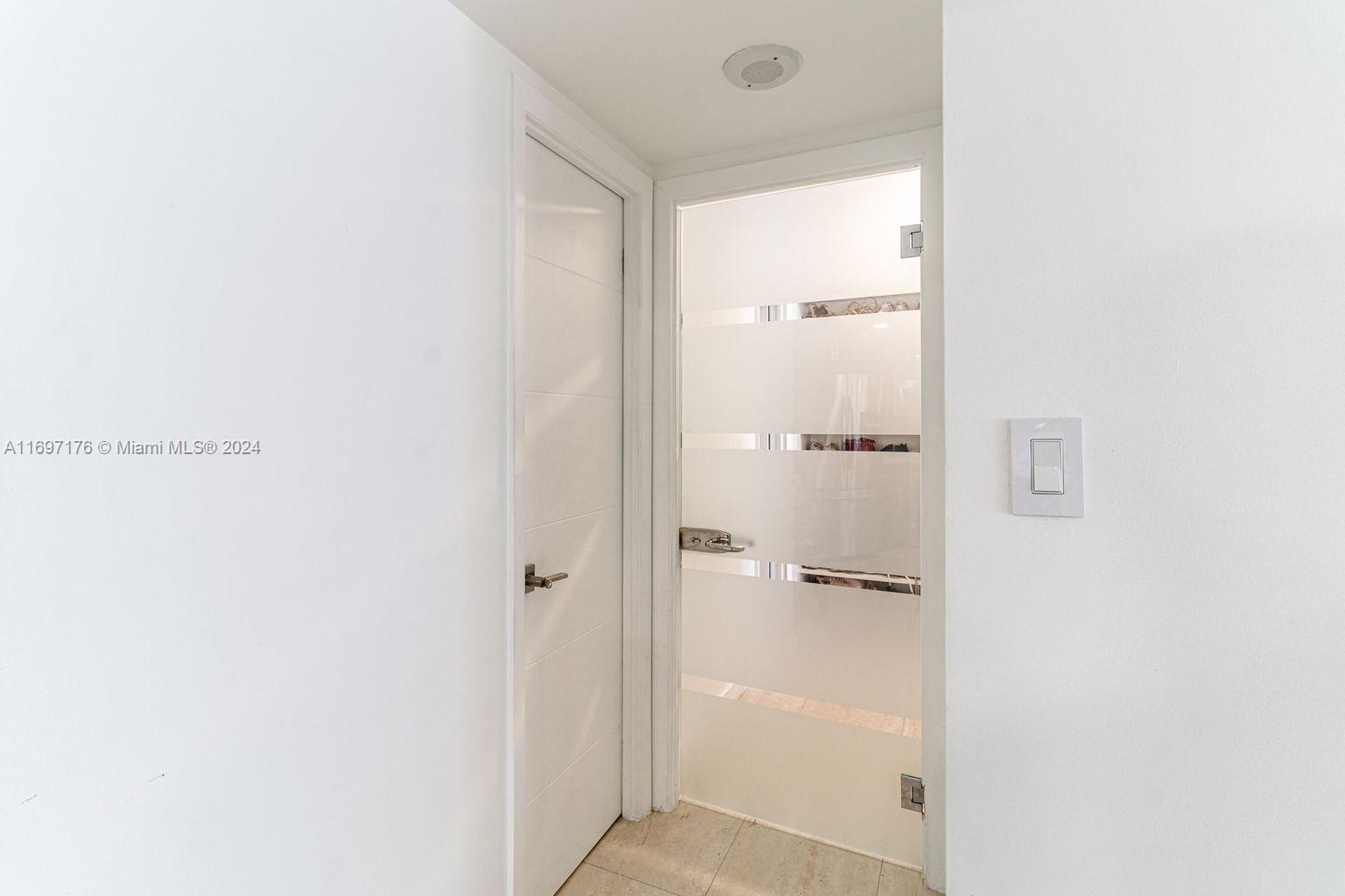 COMMODORE PLAZA CONDO - Residential