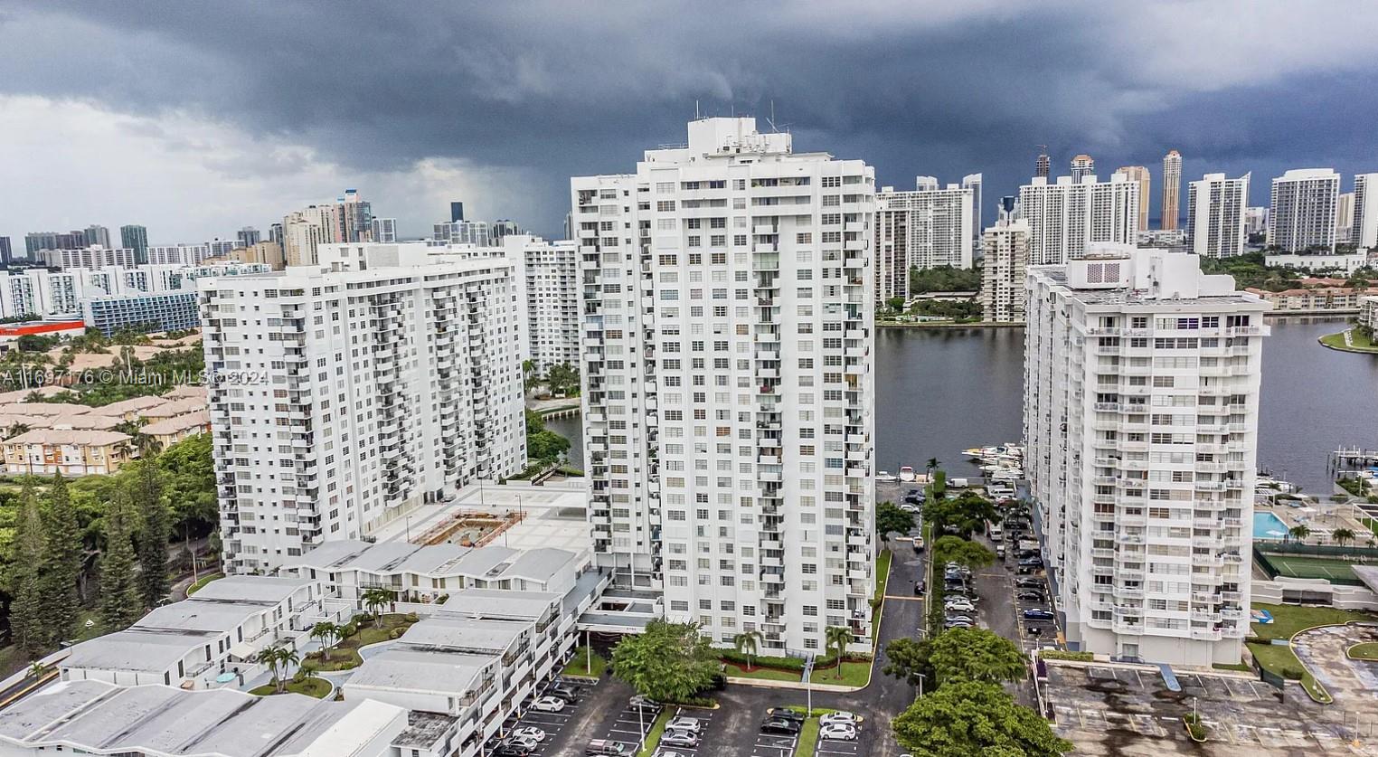 COMMODORE PLAZA CONDO - Residential