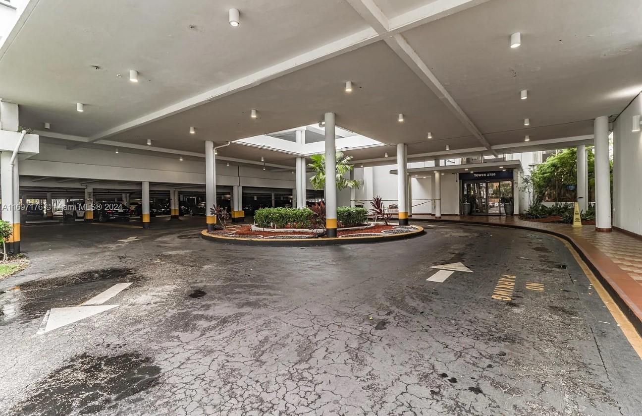 COMMODORE PLAZA CONDO - Residential