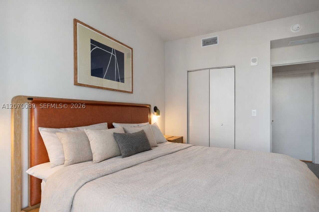 11 NE 6th 1210