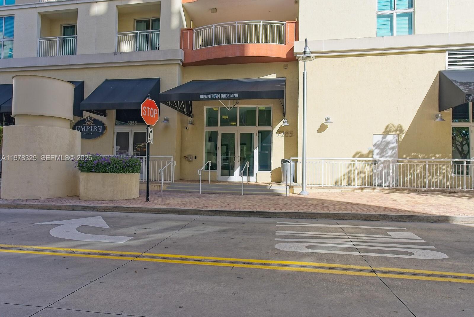 DOWNTOWN DADELAND CONDO N - Residential Lease