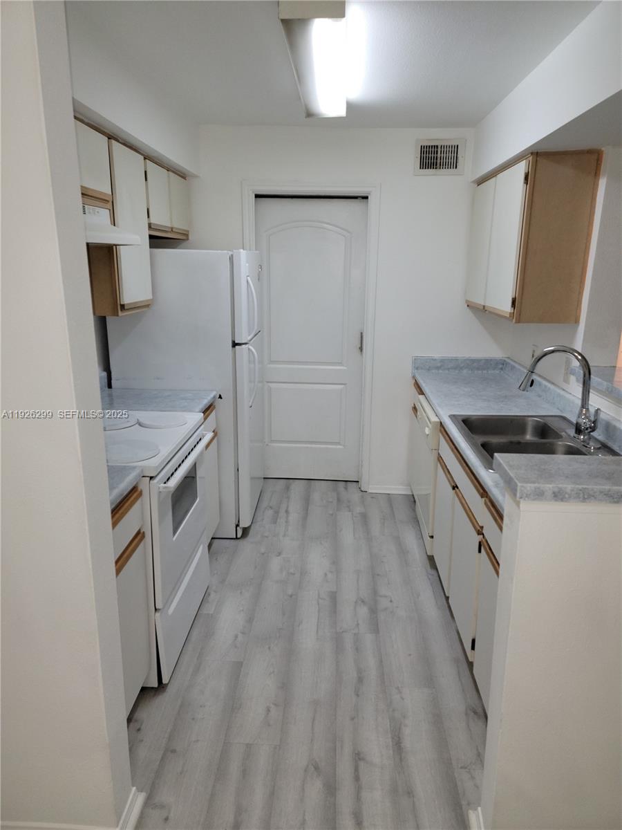 2420 NW 33rd St 1011