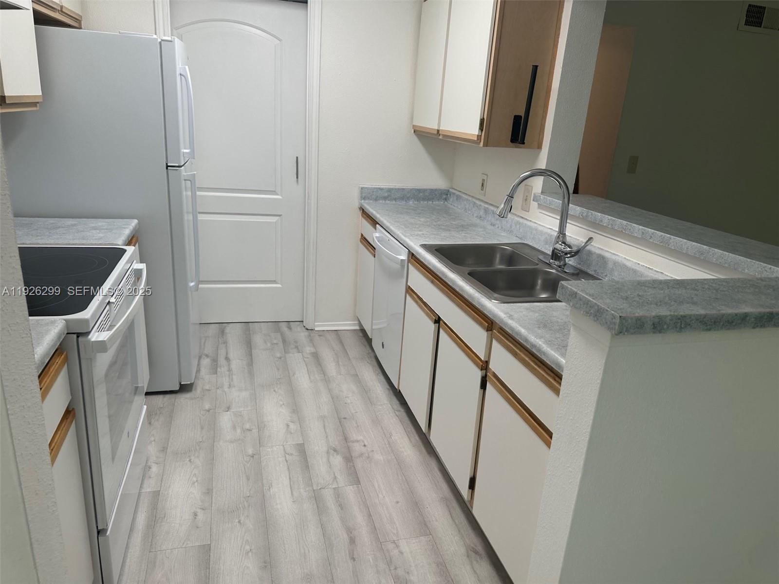 2420 NW 33rd St 1011