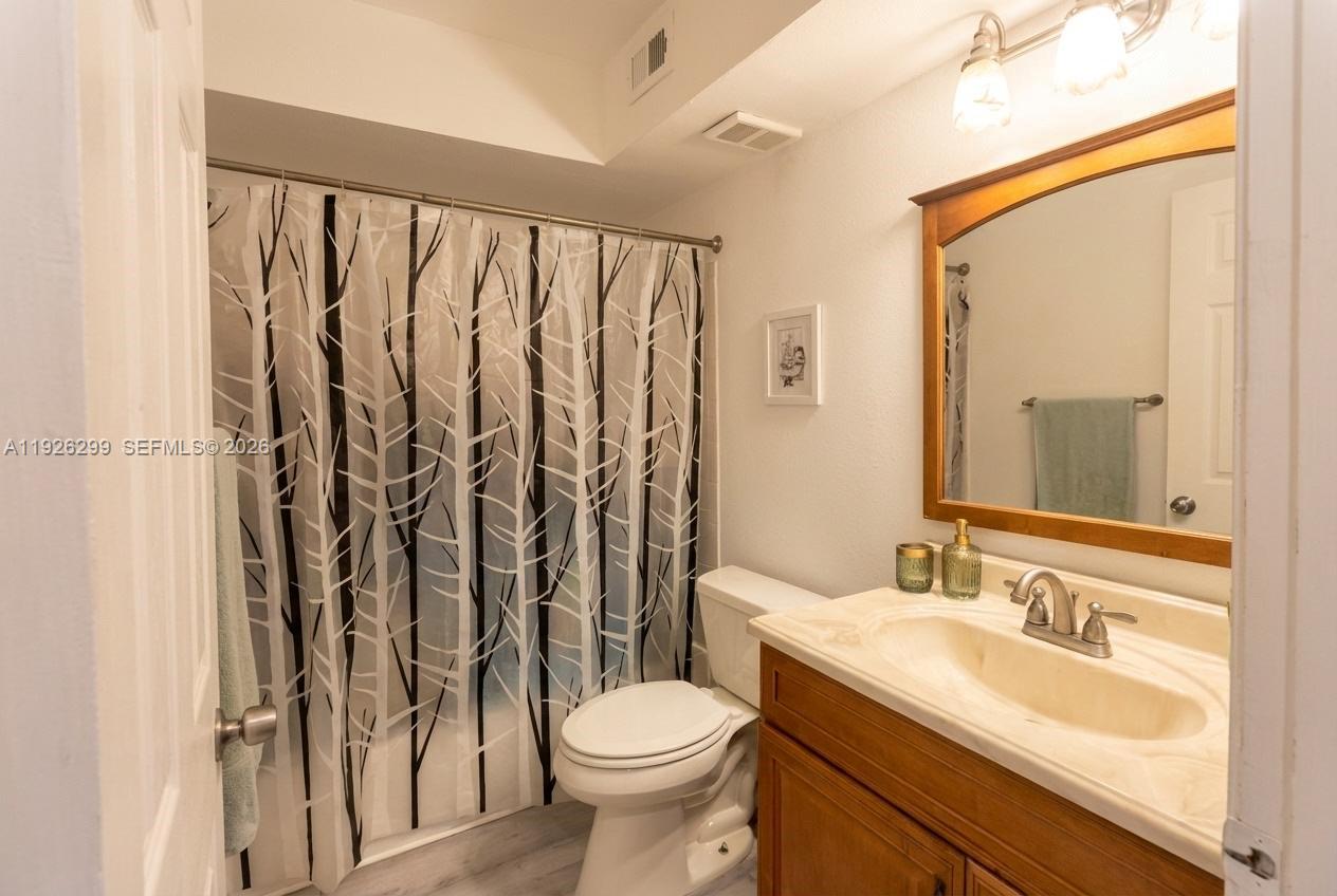 SAILBOAT POINTE CONDO - Residential