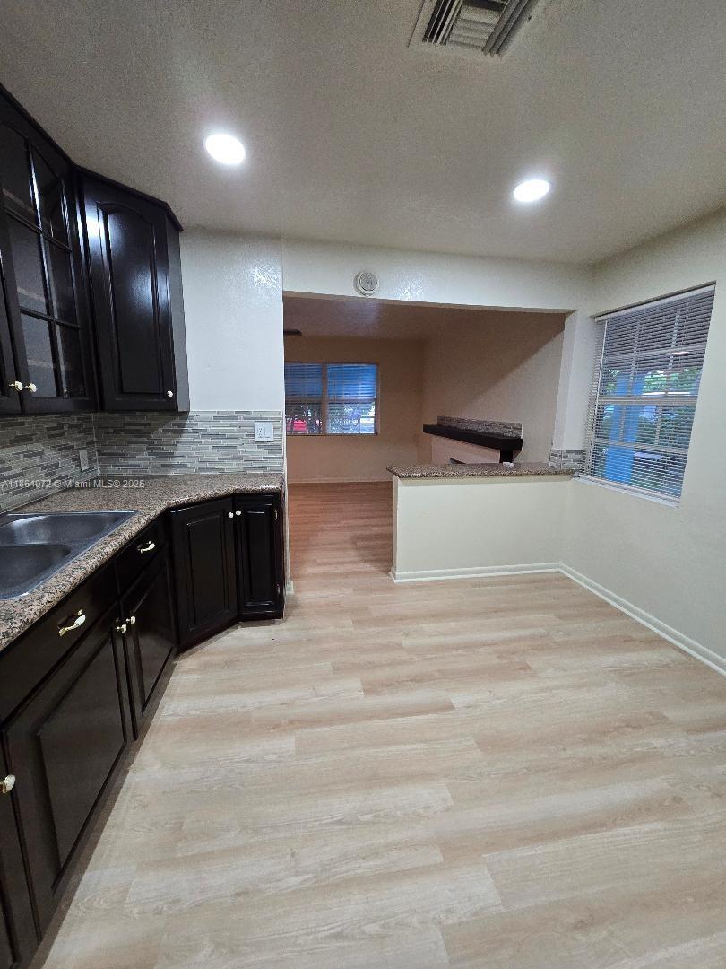 GOLFVIEW HEIGHTS 8 - Residential Lease