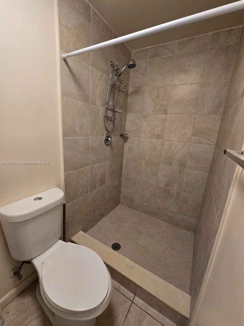 GOLFVIEW HEIGHTS 8 - Residential Lease