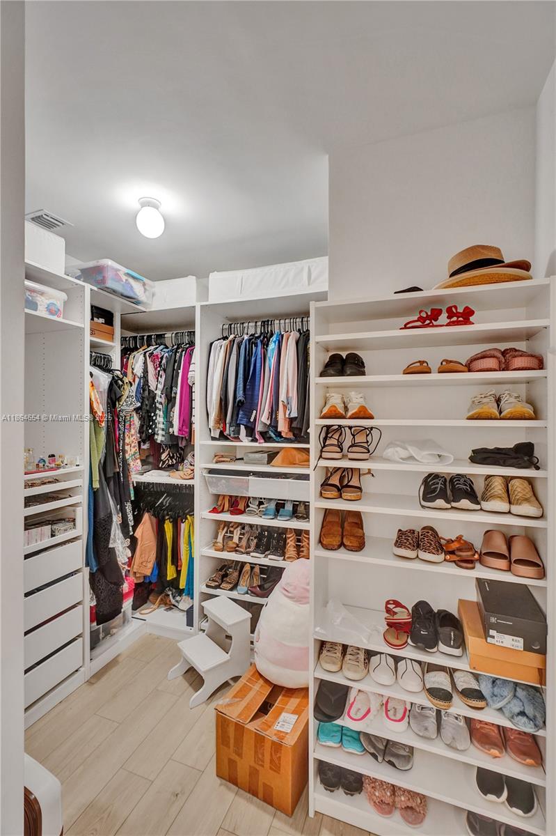 KARINA ESTATES - Residential