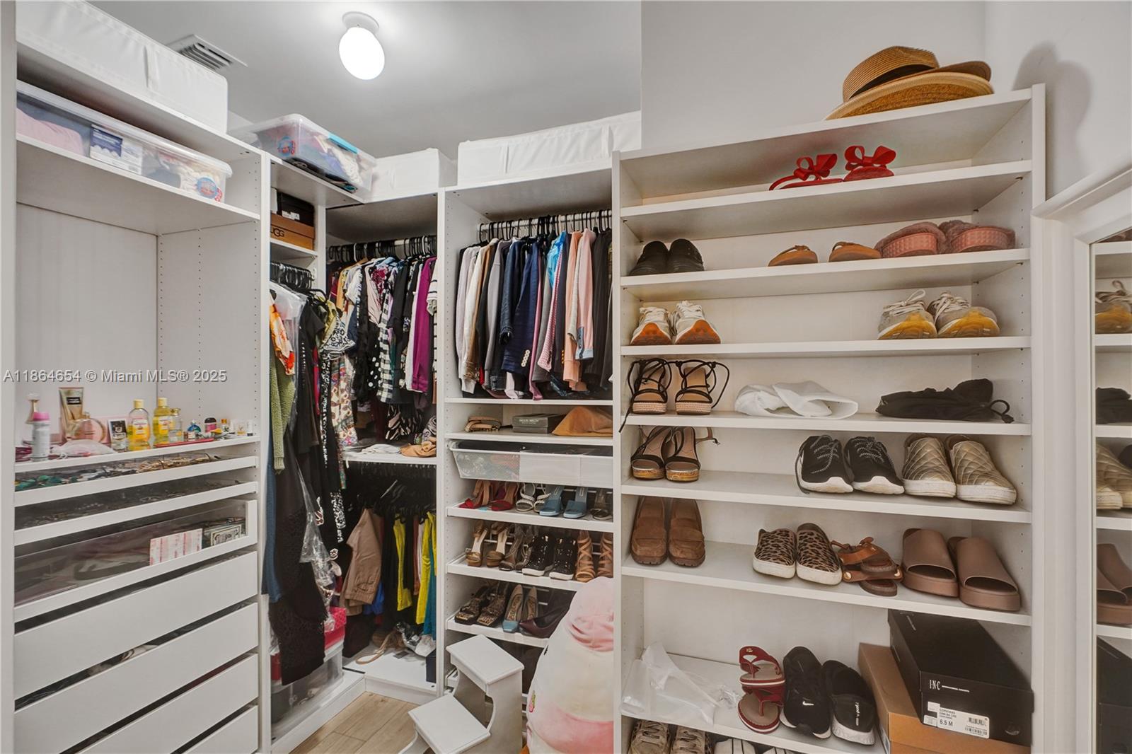 KARINA ESTATES - Residential