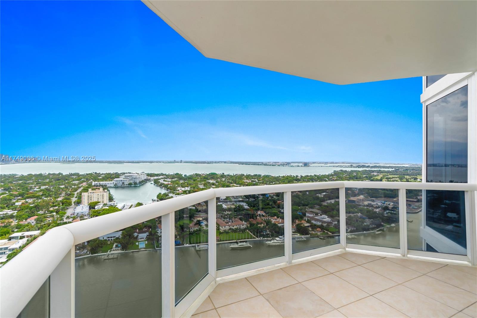 GREEN DIAMOND CONDO - Residential