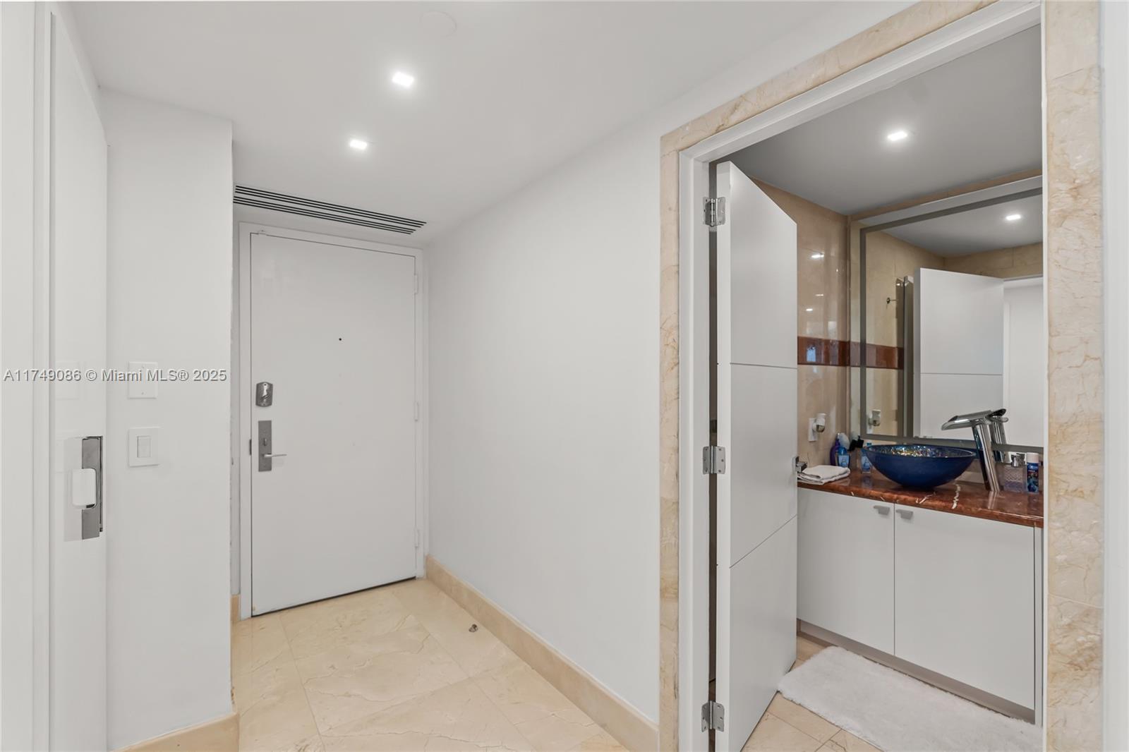 GREEN DIAMOND CONDO - Residential