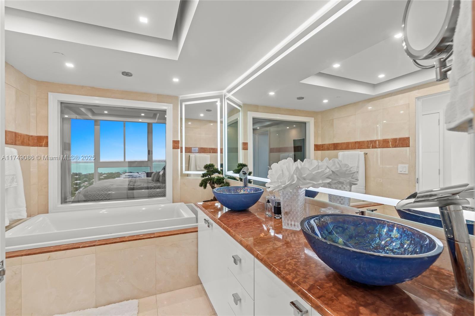 GREEN DIAMOND CONDO - Residential