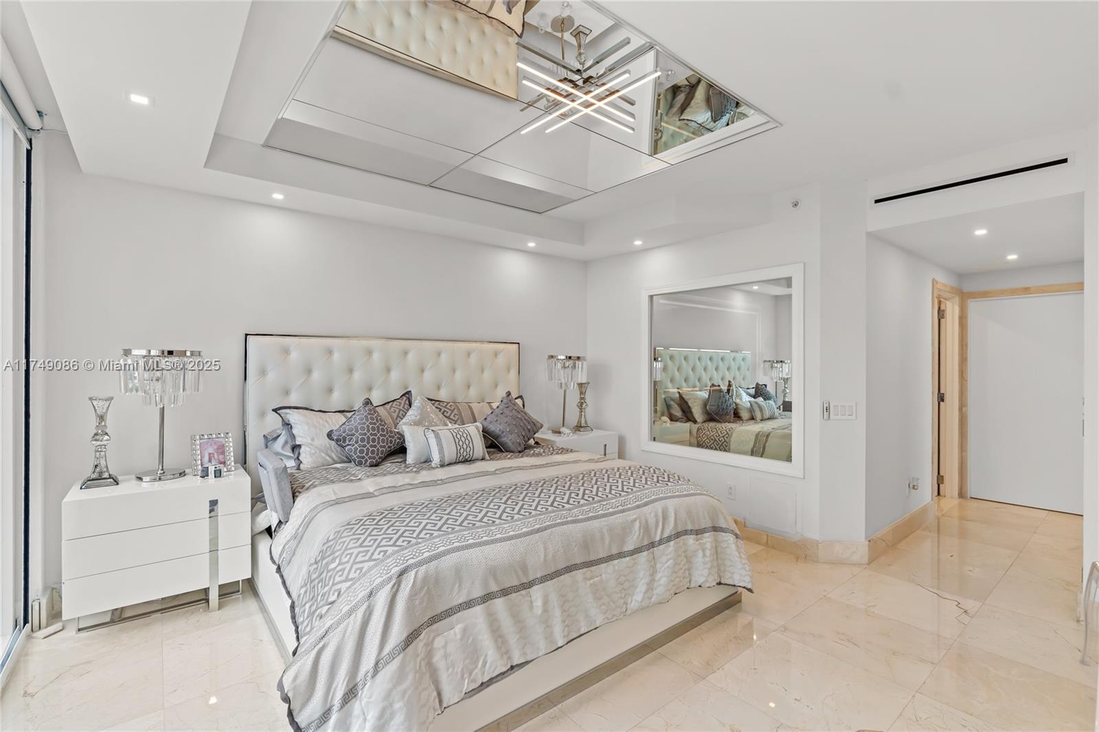 GREEN DIAMOND CONDO - Residential