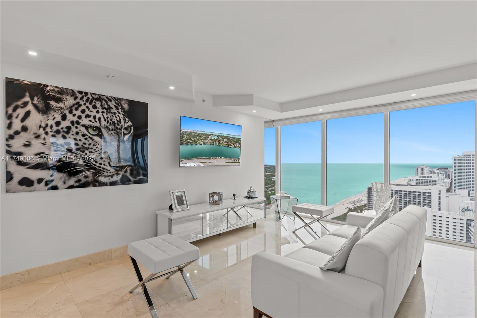 4775 Collins Ave 3505