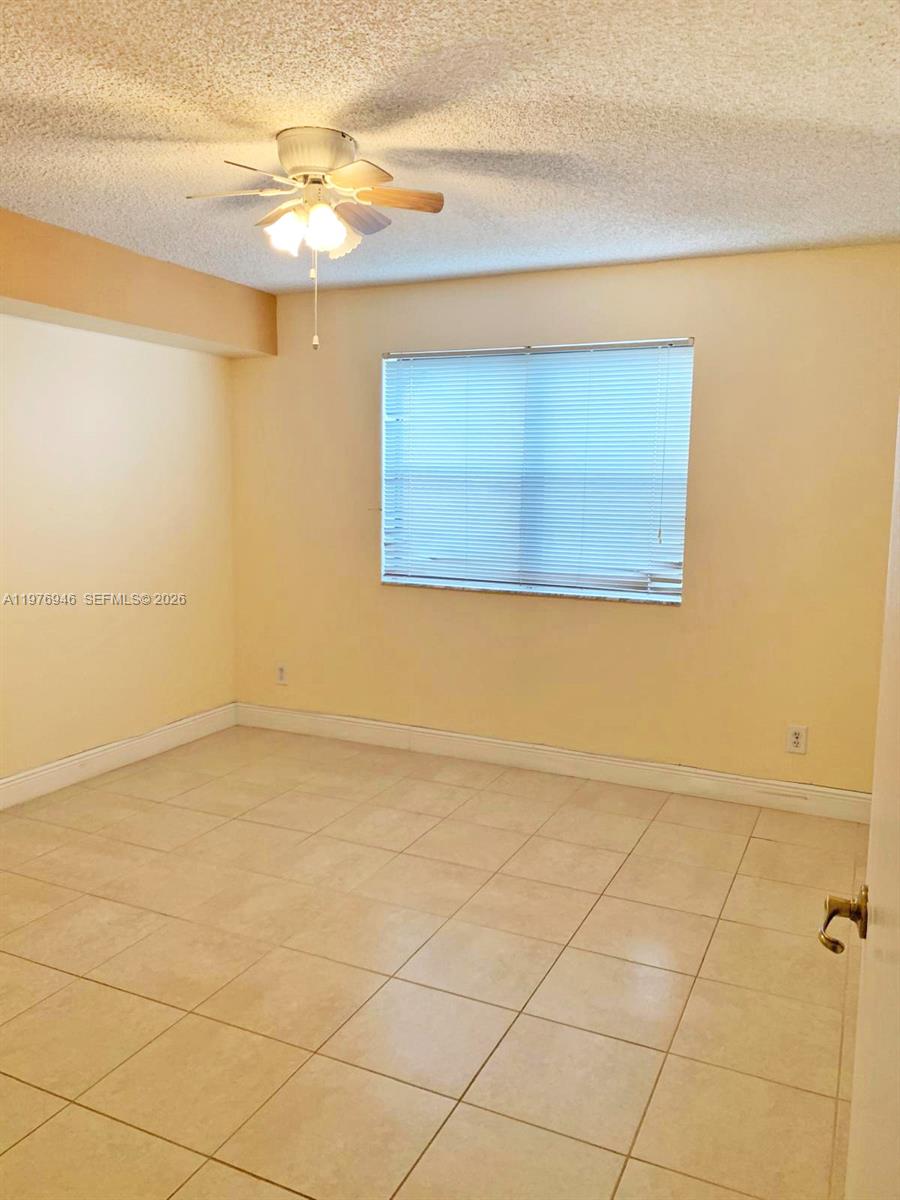 HOLLYWOOD PARC CONDOMINIU - Residential