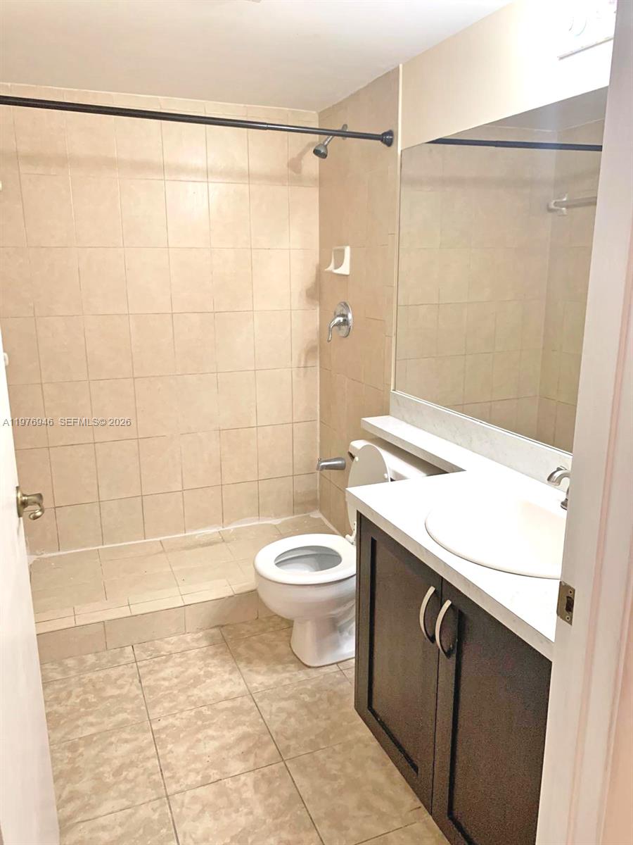 HOLLYWOOD PARC CONDOMINIU - Residential