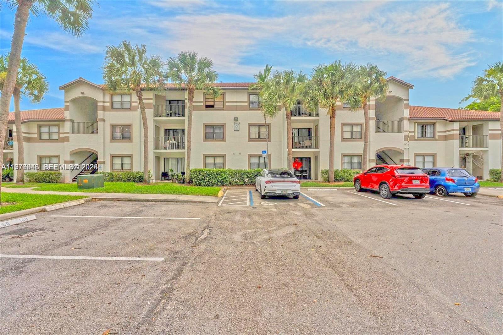 HOLLYWOOD PARC CONDOMINIU - Residential