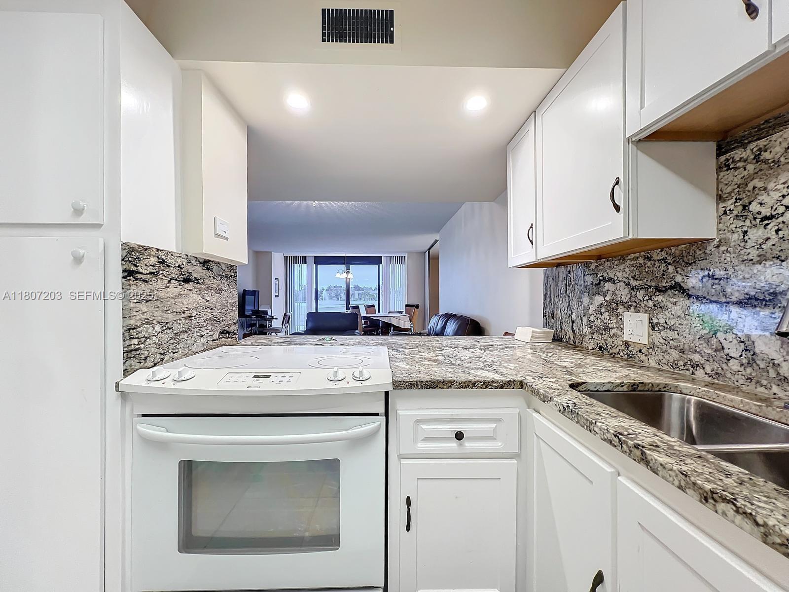 FOUNTAINS OF PALM BEACH C - Residential