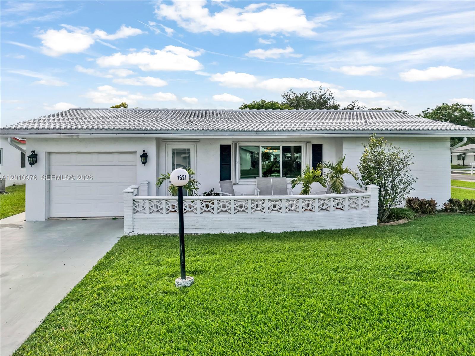 LAUDERDALE WEST 3 SEC - Residential