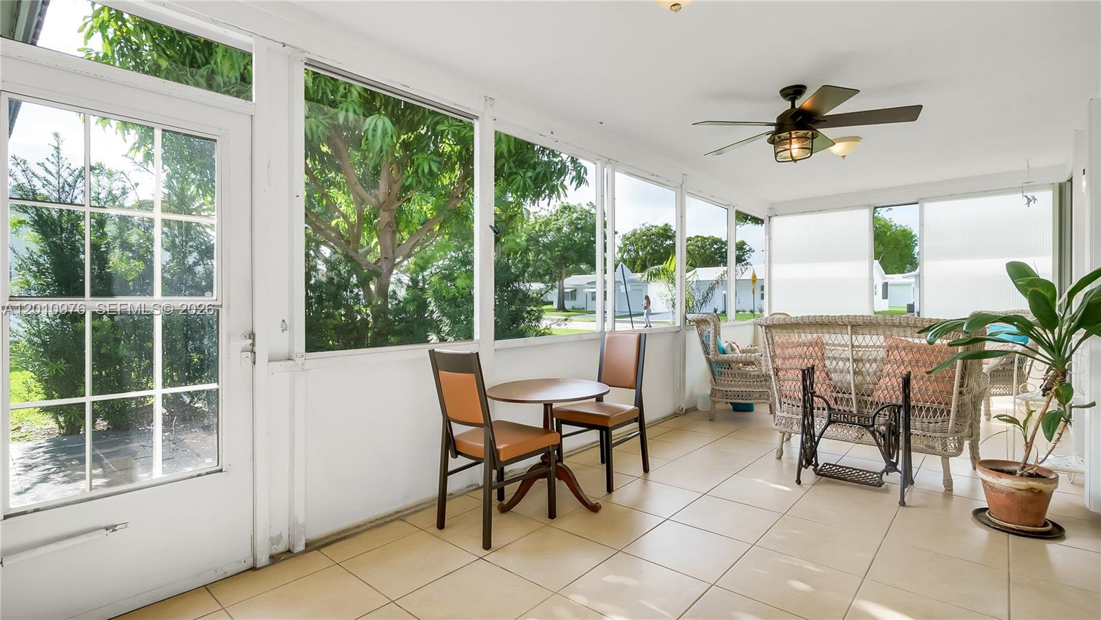 LAUDERDALE WEST 3 SEC - Residential
