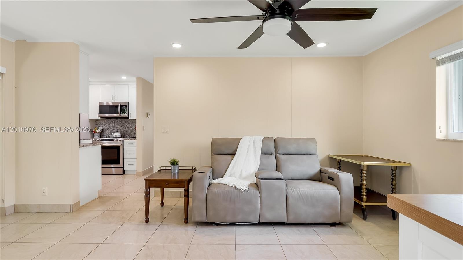 LAUDERDALE WEST 3 SEC - Residential