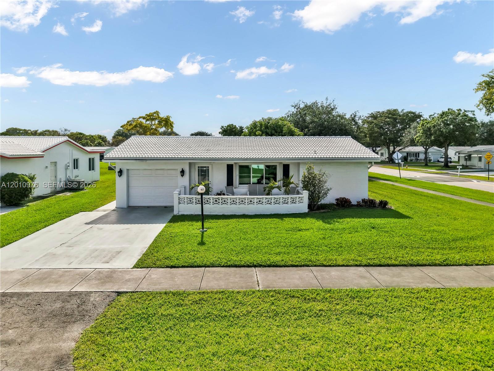 LAUDERDALE WEST 3 SEC - Residential