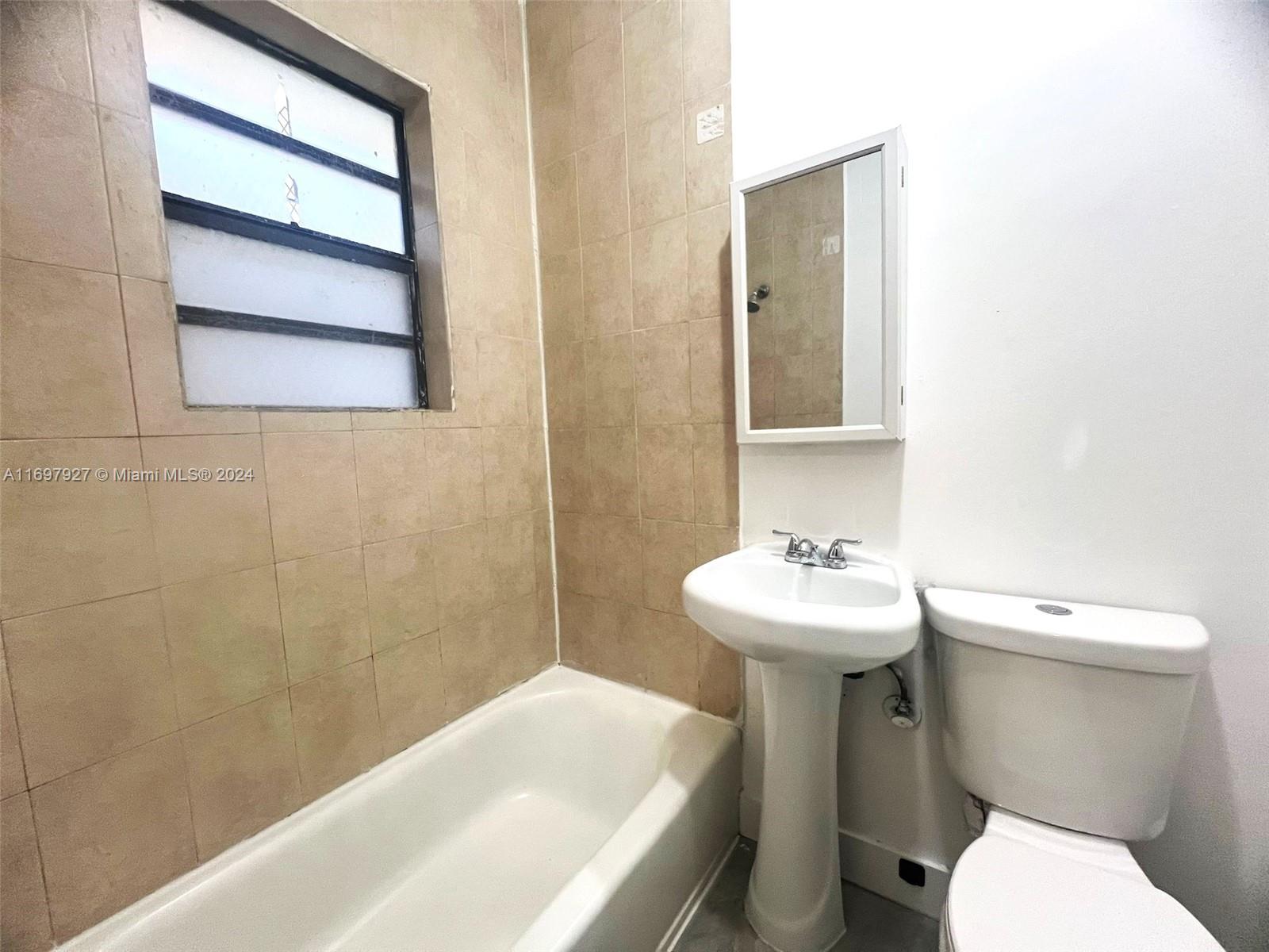 1319 Meridian Ave 103, Miami Beach, Miami-Dade County, Florida - 1 Bedrooms  
1 Bathrooms - 