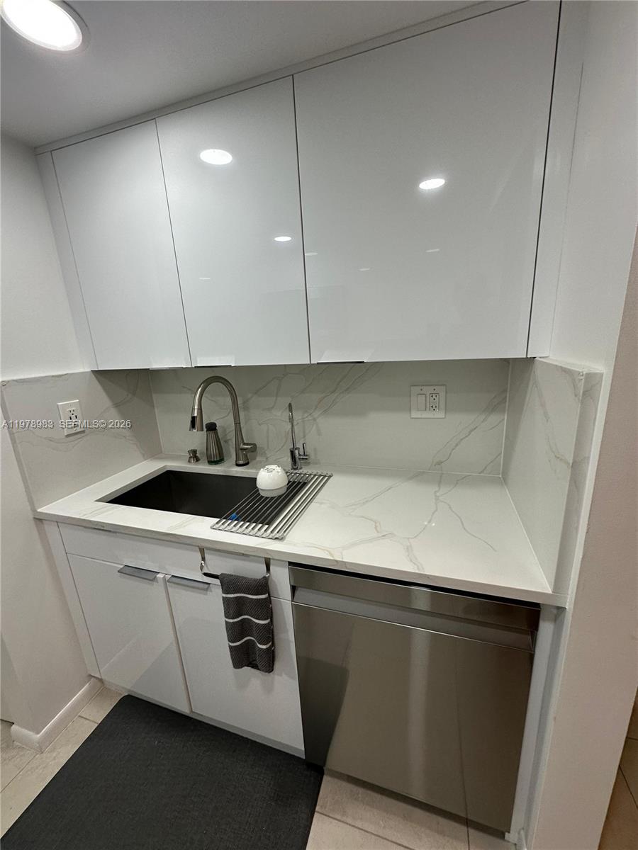 PLANTATION FOREST CONDO - Residential Lease