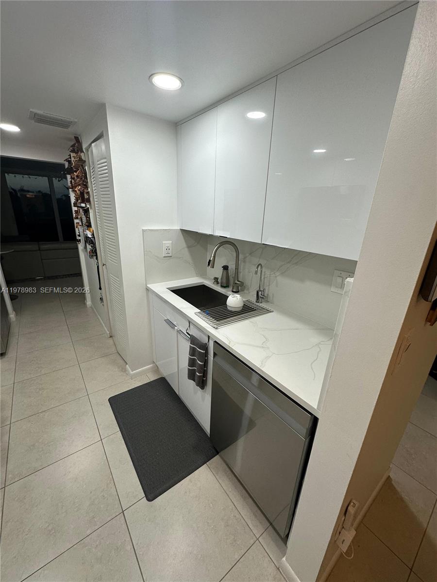 PLANTATION FOREST CONDO - Residential Lease