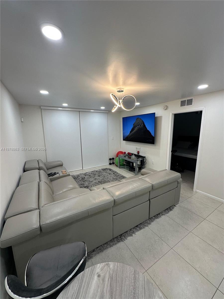 PLANTATION FOREST CONDO - Residential Lease