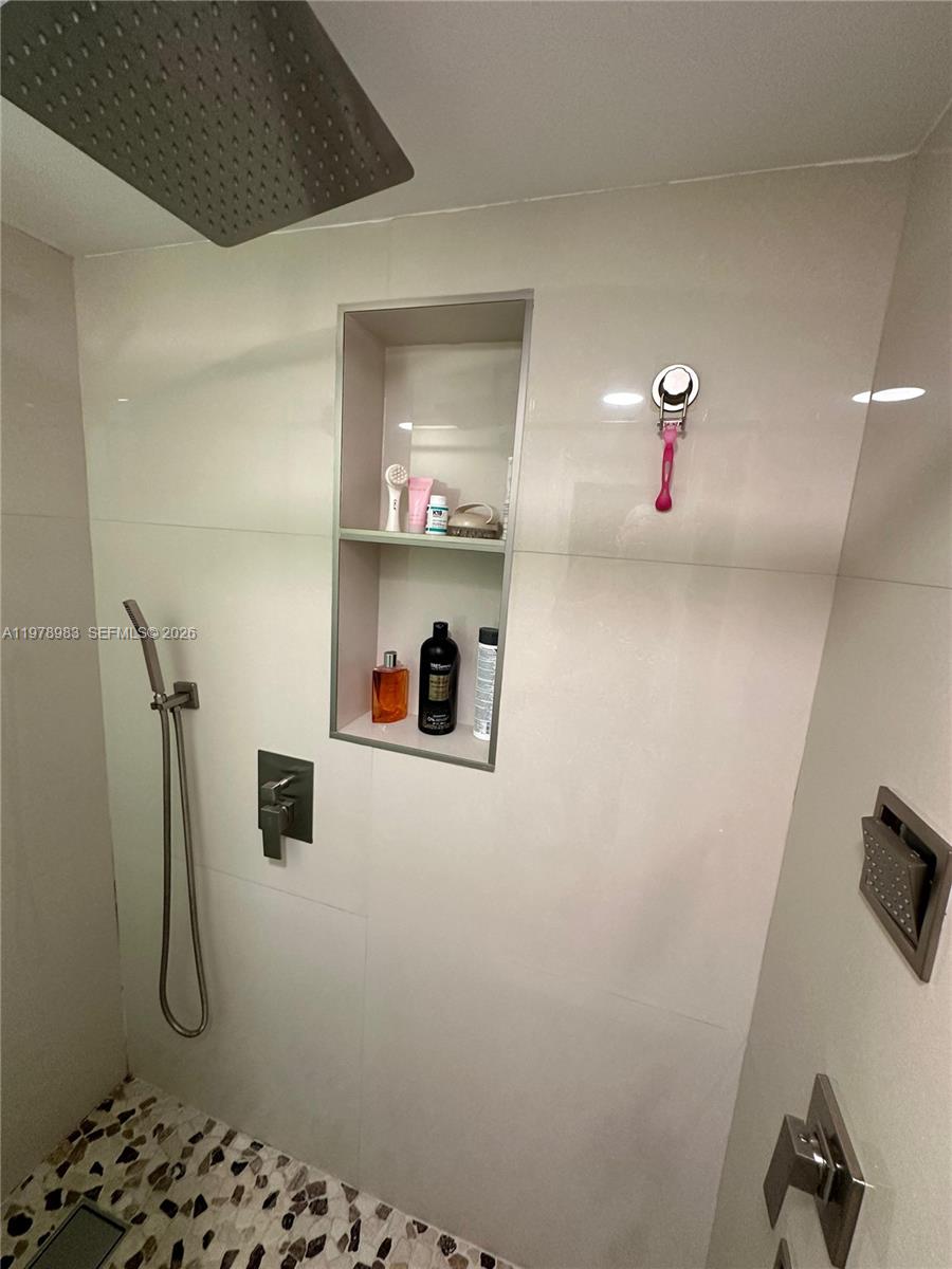 PLANTATION FOREST CONDO - Residential Lease