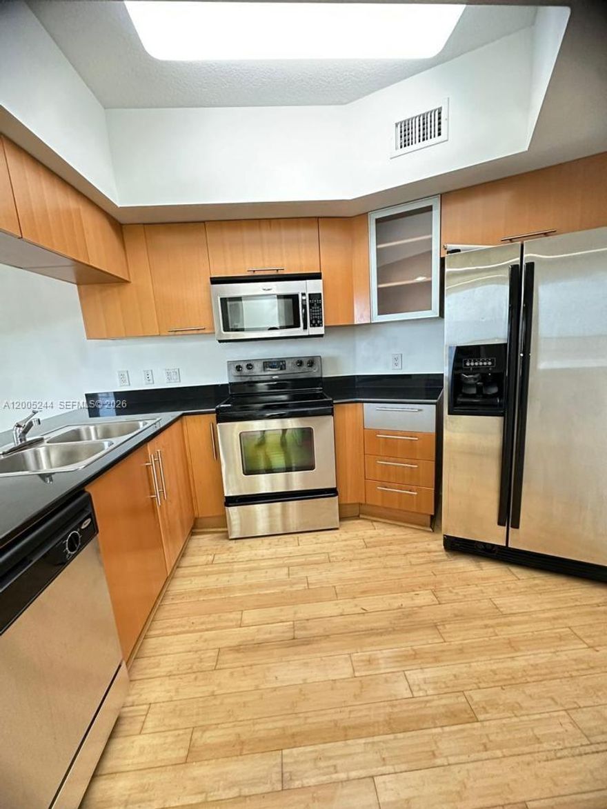 EDGEWATER AMAZING UNFURNISHED 2 BED + 2 BATH UNIT. PANORAMIC VIEWS OF MIAMI SKYLINE FROM BEDROOMS AND LIVING AREA. GREAT LOCATION AT UNIT IS FRESHLY PAINTED, OPEN KITCHEN WITH STAINLESS STEEL APPLIANCES AND GRANITE COUNTERTOPS, WASHER AND DRYER INSIDE THE UNIT. OPERA TOWER OFFERS GREAT AMENITIES INCLUDING RECENTLY REMODELED FITNESS CENTER, POOL, AND SOCIAL EVENT ROOM. 24/7 SECURITY AND VALET PARKING. CLOSE TO WYNWOOD, DESIGN DISTRICT, MIDTOWN AND DOWNTOWN. UNIT IS VACANT AND EASY TO SHOW, AVAILABLE NOW!