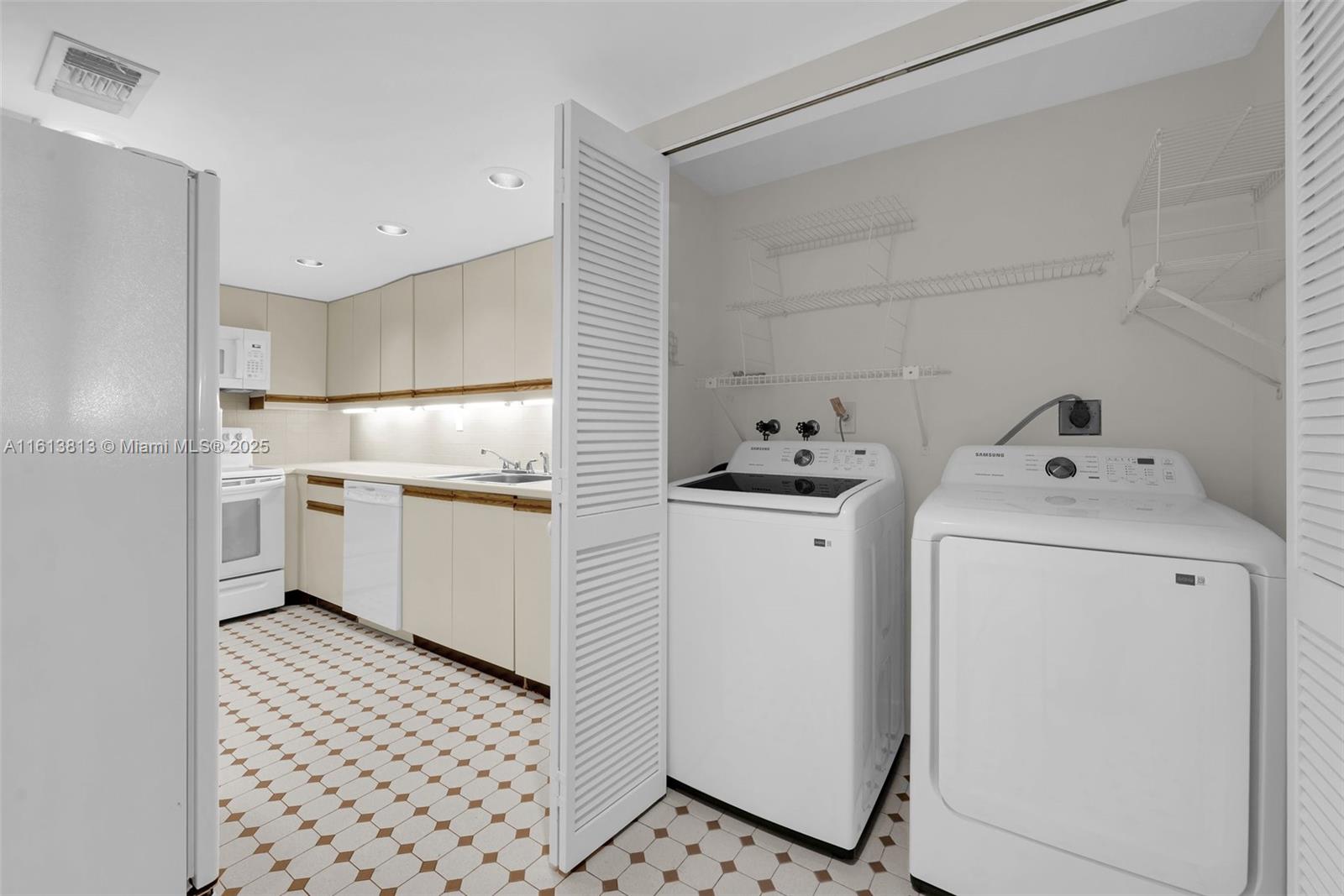 BILTMORE COURT VILLAS CON - Residential