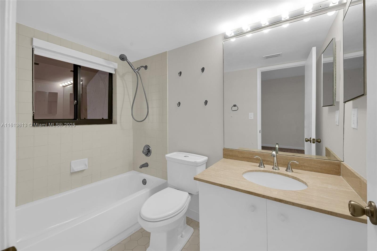 BILTMORE COURT VILLAS CON - Residential