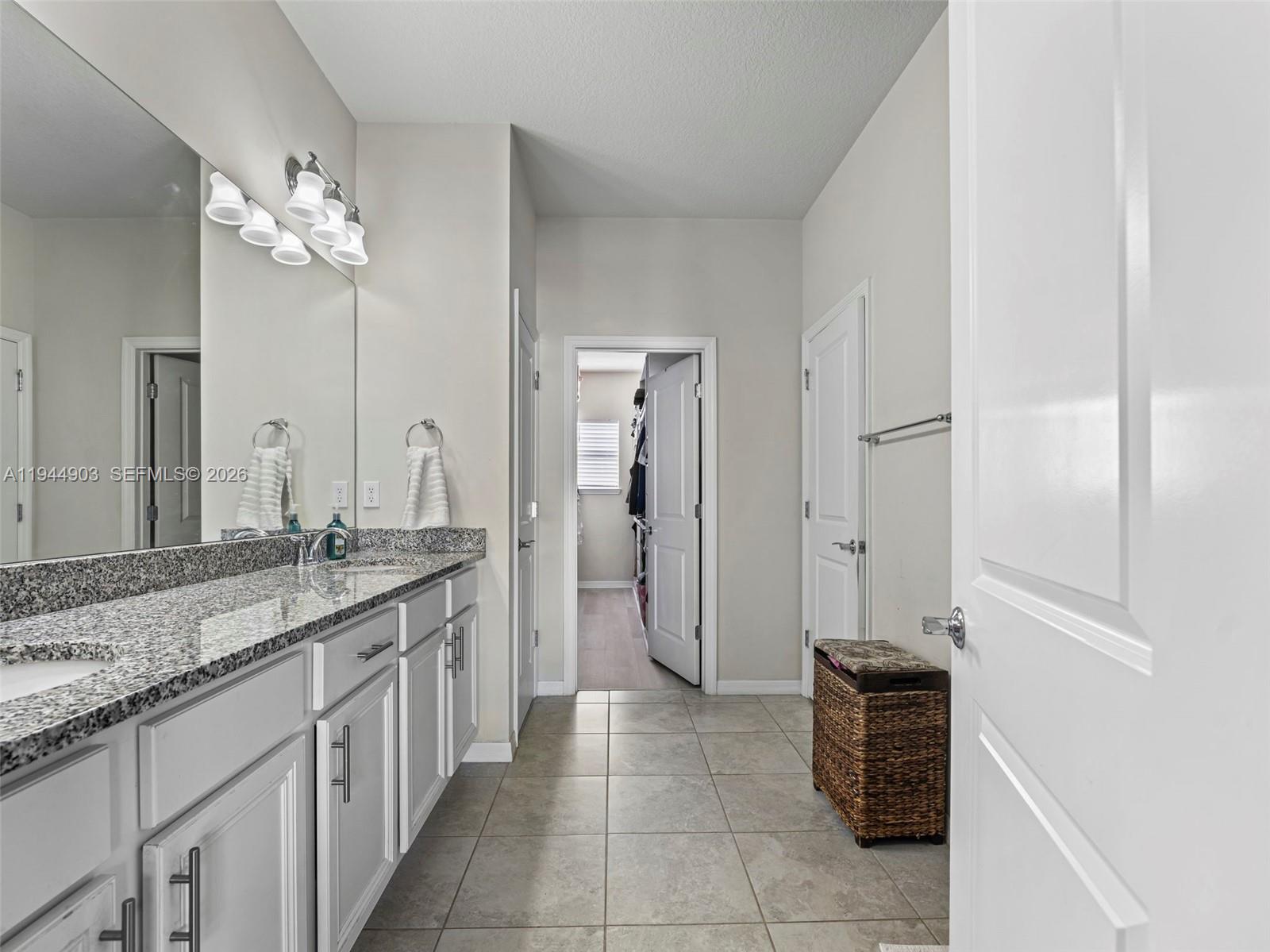 HILLCREST COUNTRY CLUB NO - Residential