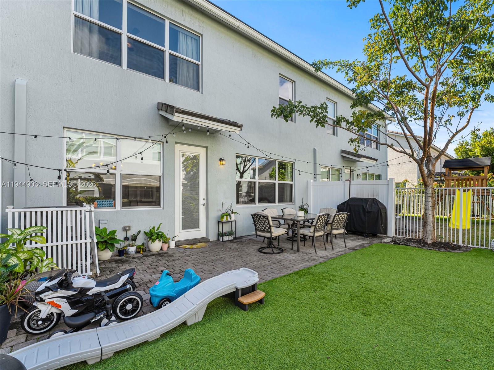 HILLCREST COUNTRY CLUB NO - Residential