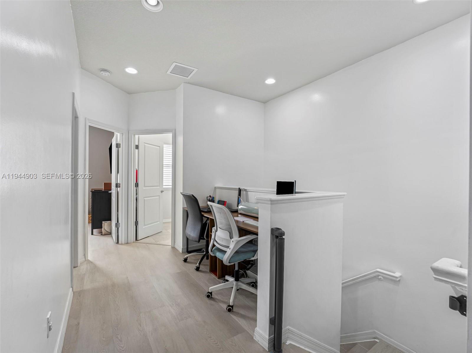 HILLCREST COUNTRY CLUB NO - Residential