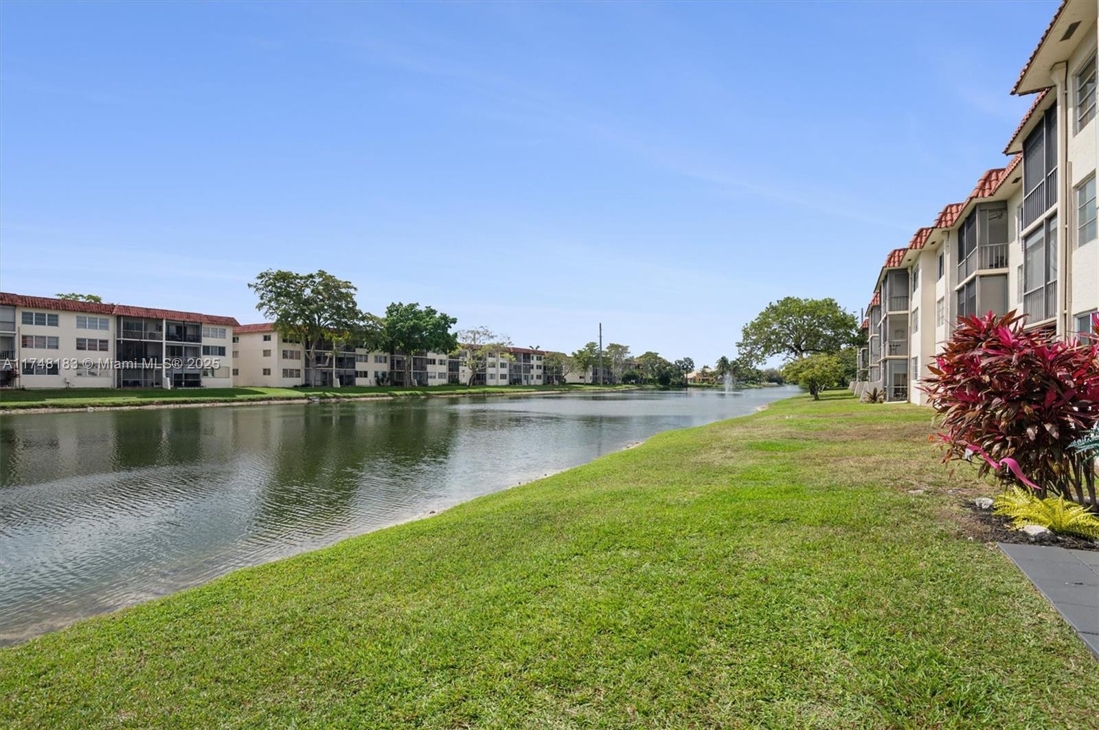 HOLLYBROOK GOLF - Residential