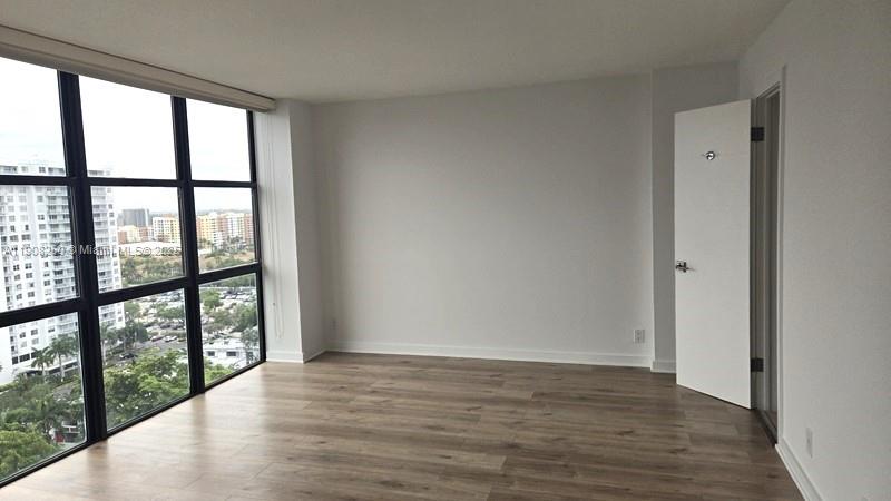 TOWER AT BISCAYNE COVE CO - Residential Lease