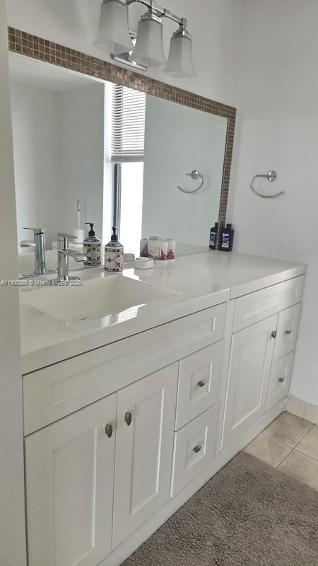 TOWER AT BISCAYNE COVE CO - Residential Lease