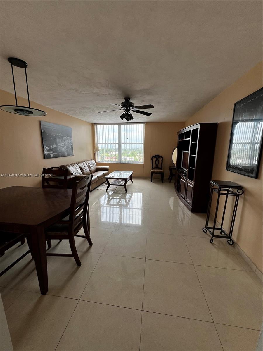 Rental Property at 2899 Collins Ave 1146, Miami Beach, Miami-Dade County, Florida - Bedrooms: 1 
Bathrooms: 1  - $2,450 MO.