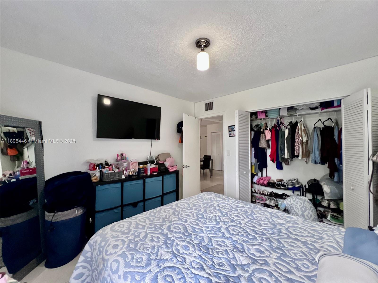 LAKEVIEW GARDENS AT MIAMI - Residential
