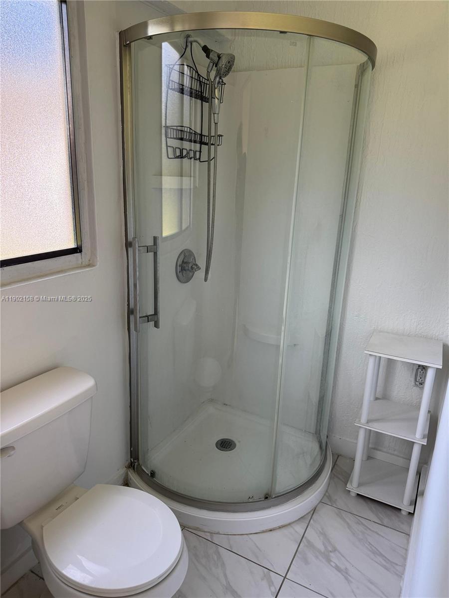 BISCAYNE ENTRADA 2ND REV - Residential Lease