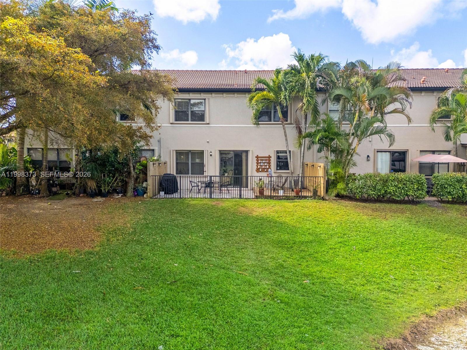 SILVER PALM EAST SEC TWO - Residential Lease