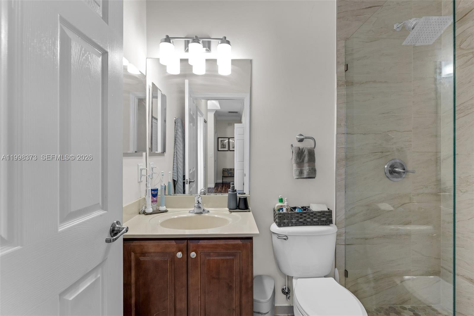 SILVER PALM EAST SEC TWO - Residential Lease